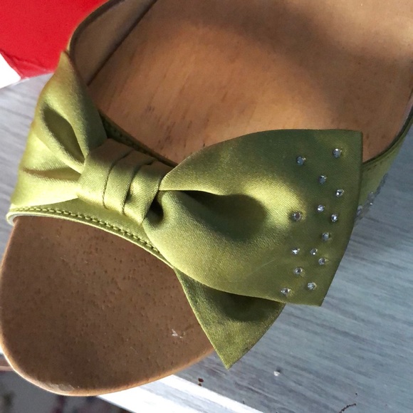 Women’s Size 10 Guess by Marciano Shoes - Picture 3 of 6